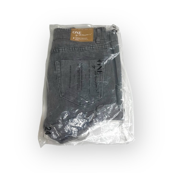 new One Teaspoon ♐︎ Superfreaks Lace Up Distressed Denim Shorts ♐︎ Phantom 24 - Picture 13 of 16